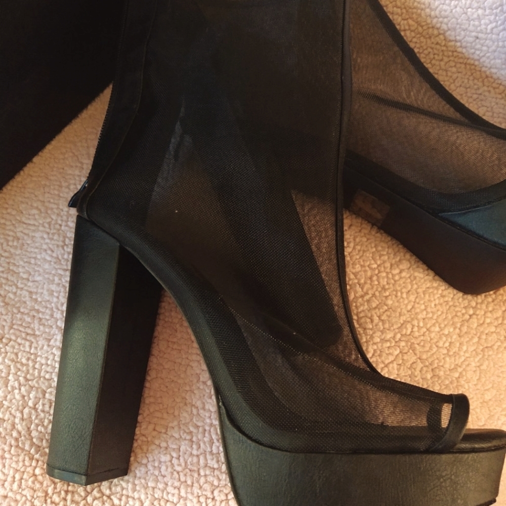 HIGH HEEL SHEER BLACK BOOTS